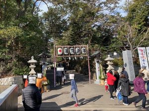 検見川神社の出入り口の画像