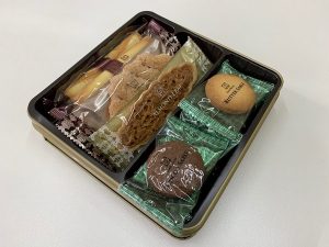 手土産のお菓子の画像