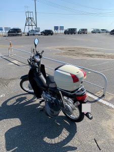 大網白里海岸とスーパーカブの画像