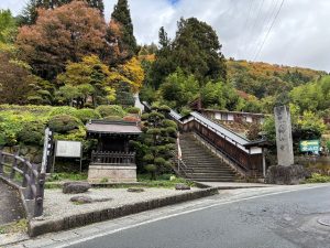 山寺登山口